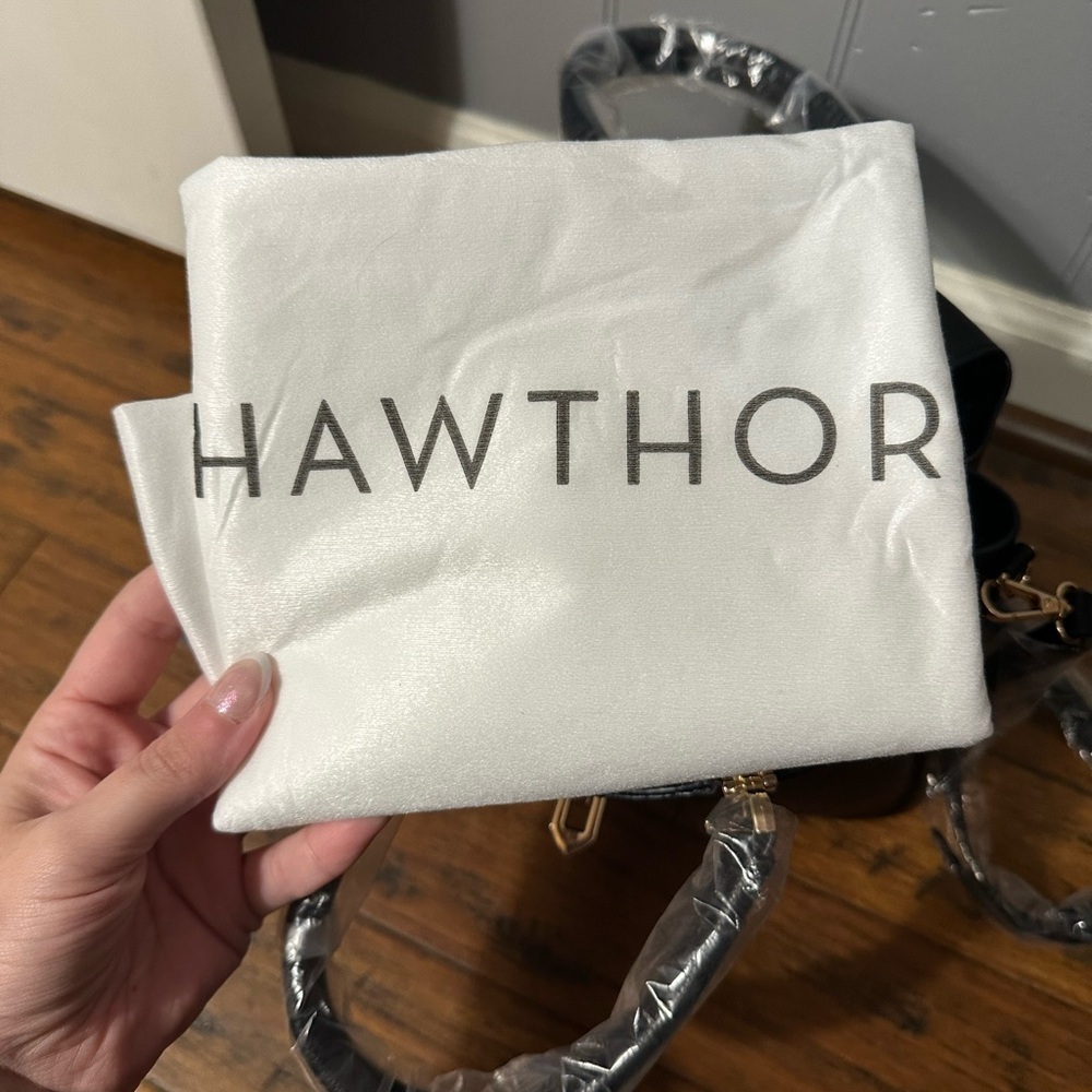 41 Hawthorn Black Handbag - Picture 6 of 6